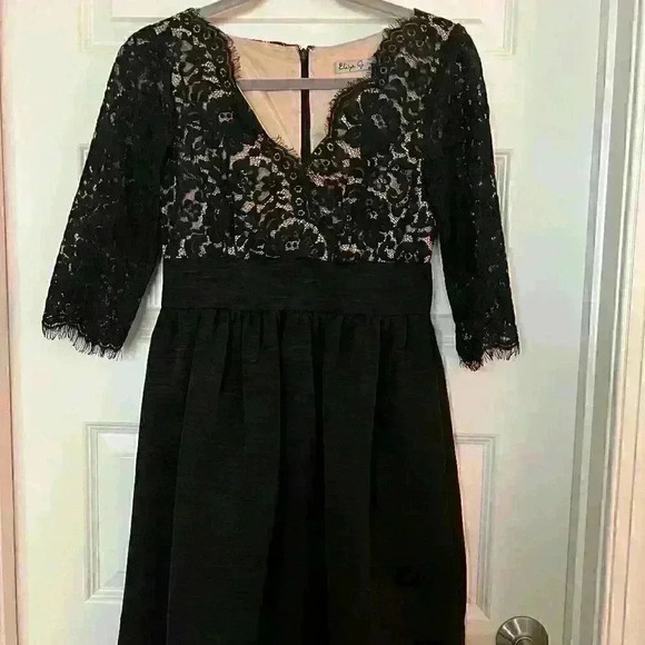 Eliza J Dresses & Skirts - Eliza J cocktail dress - black and lace - size 2P